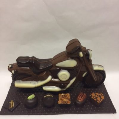 belle moto en chocolat
